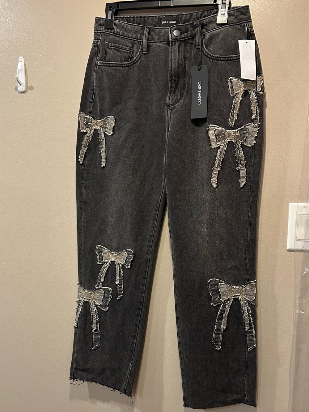 Driftwood Royce What Fun Stretch Denim Patchwork 3D Bow Straight Leg Ankle Jeans - Picture 3 of 11
